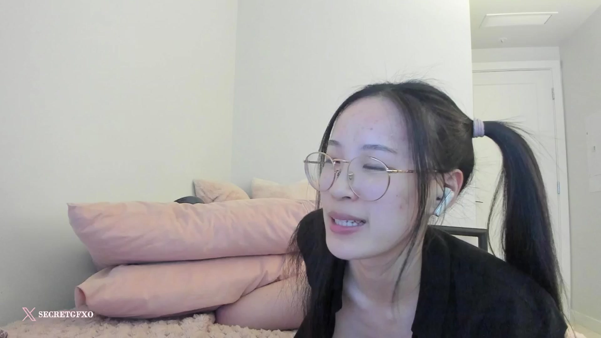 Gallery image thumbnail from Yoursecretgf's myfreecams stream on, 03/09/2025, 02:46 image 6 of 20