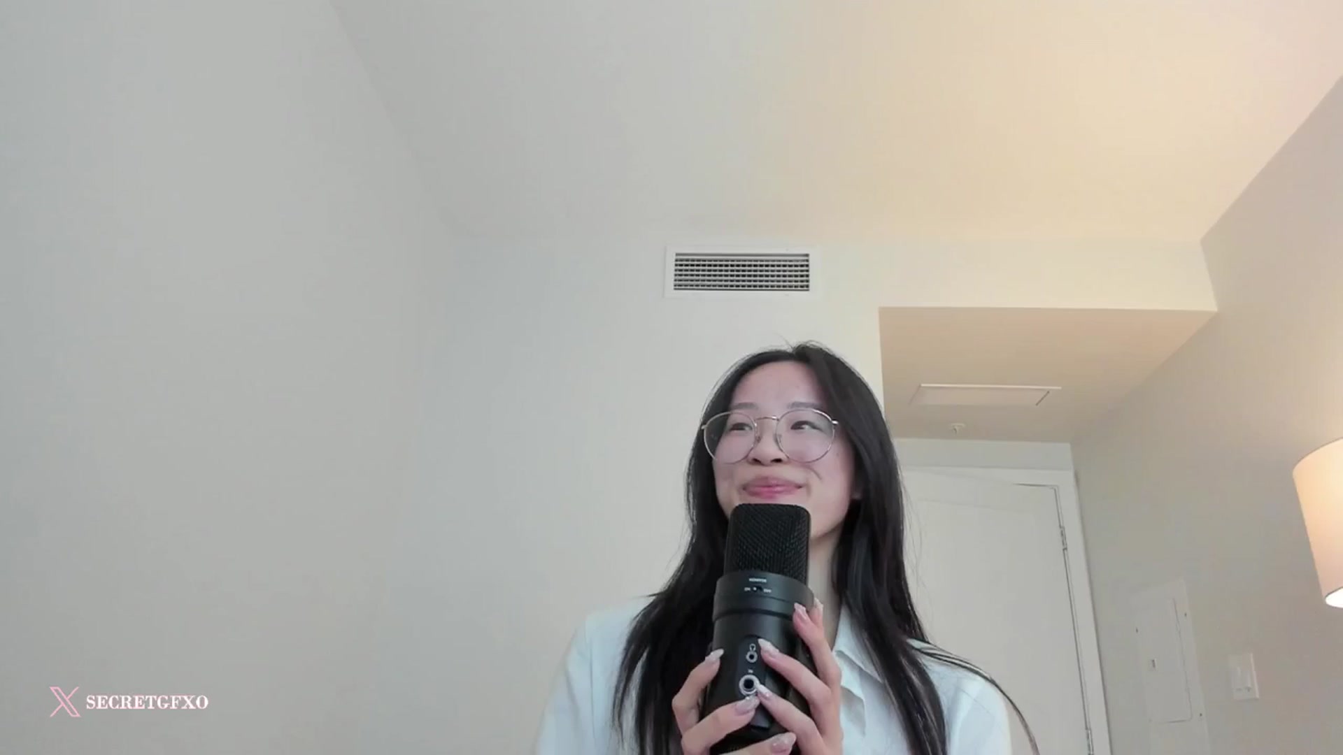 Gallery image thumbnail from Yoursecretgf's myfreecams stream on, 03/19/2025, 22:06 image 19 of 20