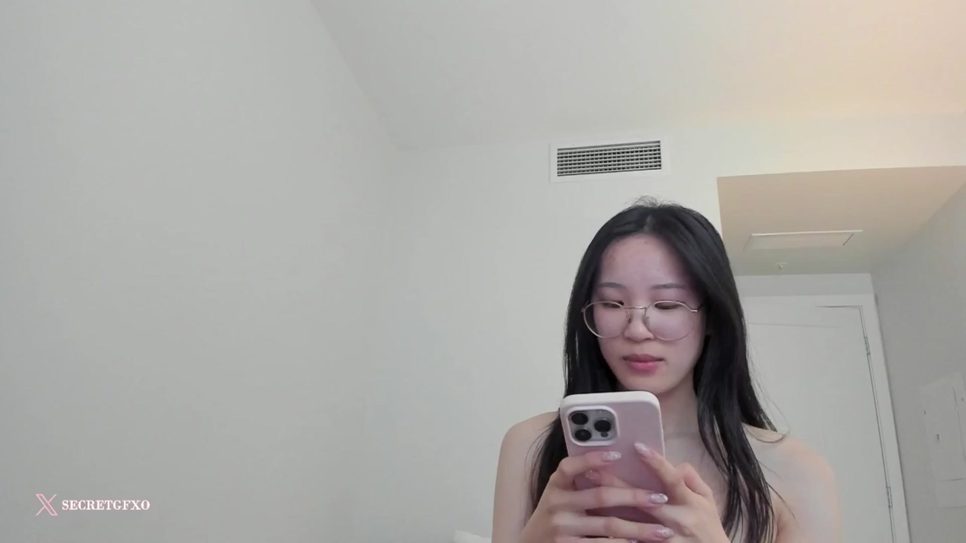 Gallery image thumbnail from Yoursecretgf's myfreecams stream on, 03/19/2025, 22:06 image 14 of 20
