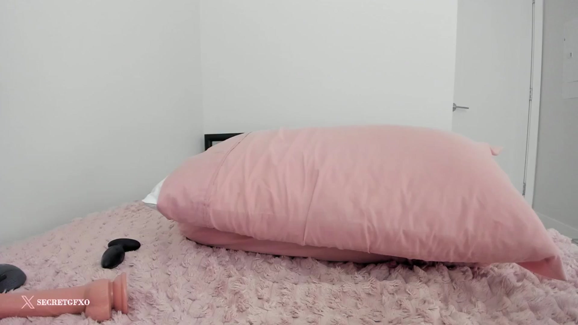 Gallery image thumbnail from Yoursecretgf's myfreecams stream on, 03/30/2025, 01:08 image 9 of 20