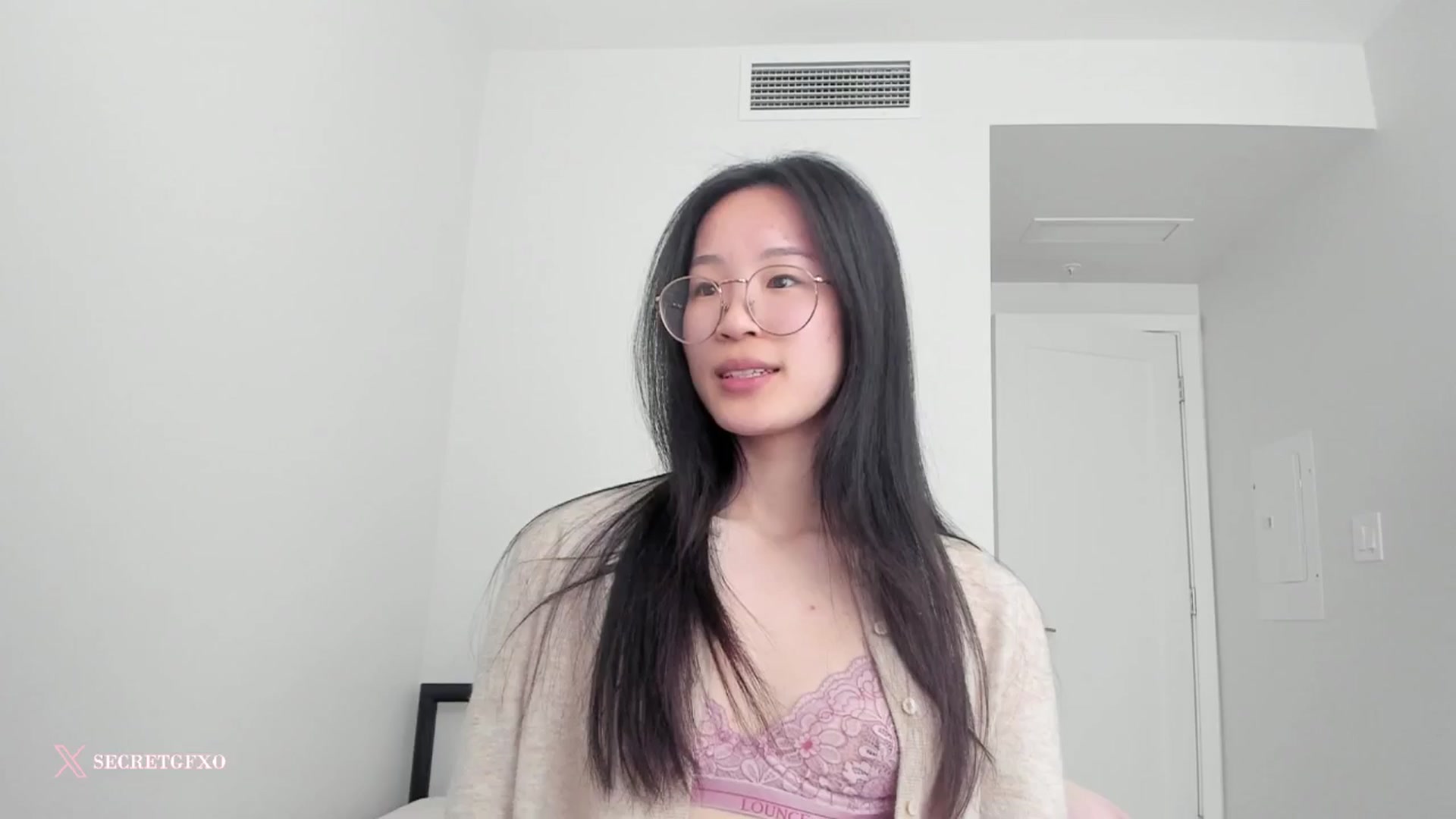 Gallery image thumbnail from Yoursecretgf's myfreecams stream on, 03/30/2025, 01:08 image 4 of 20