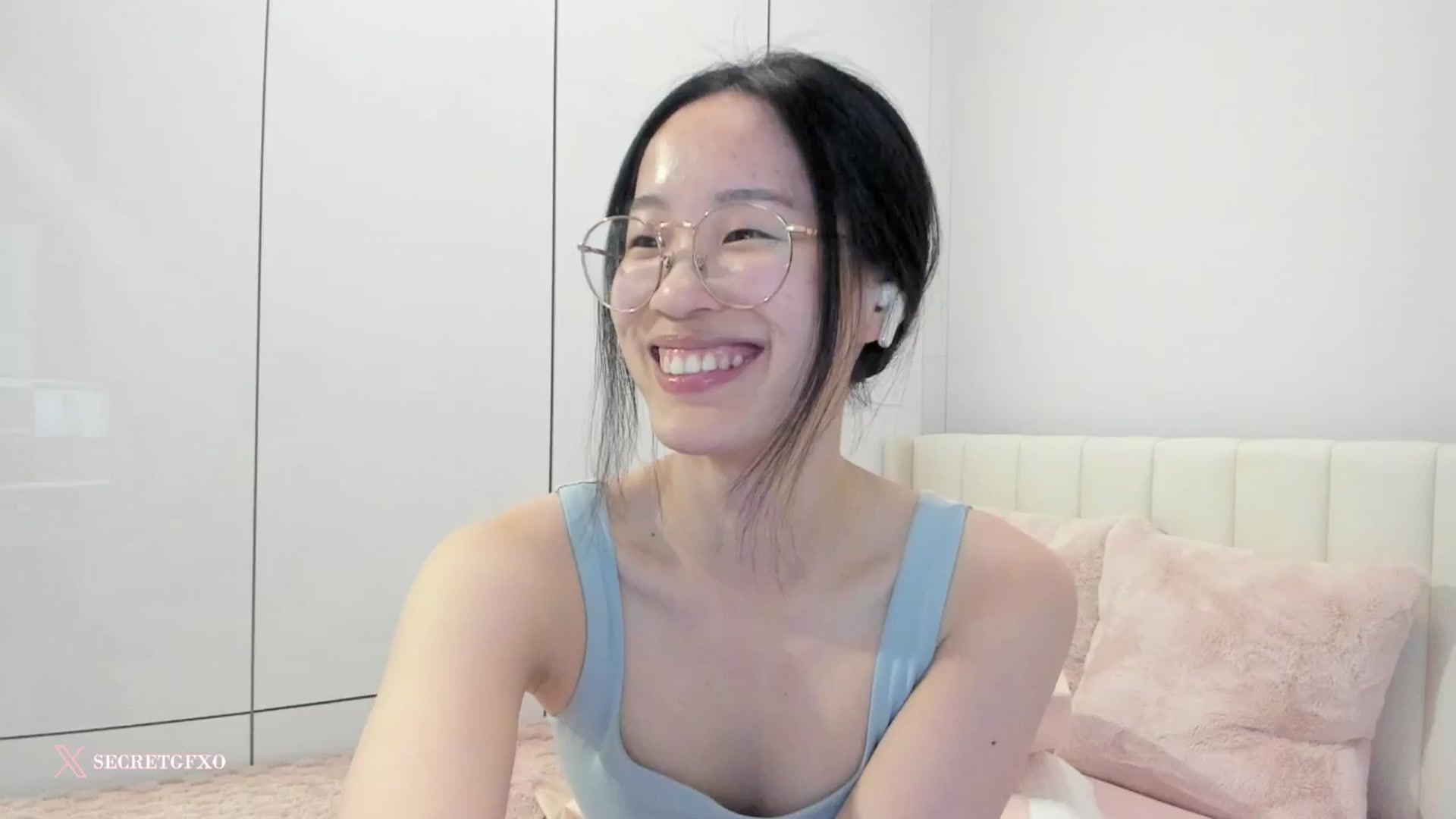 Gallery image thumbnail from Yoursecretgf's myfreecams stream on, 04/07/2025, 01:49 image 7 of 20