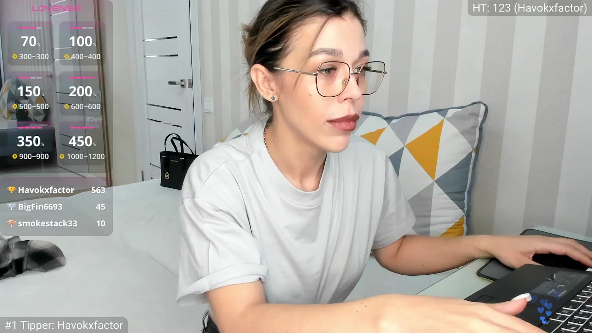 Gallery image thumbnail from Yoursoul_Mila's myfreecams stream on, 09/17/2025, 12:58 image 12 of 20