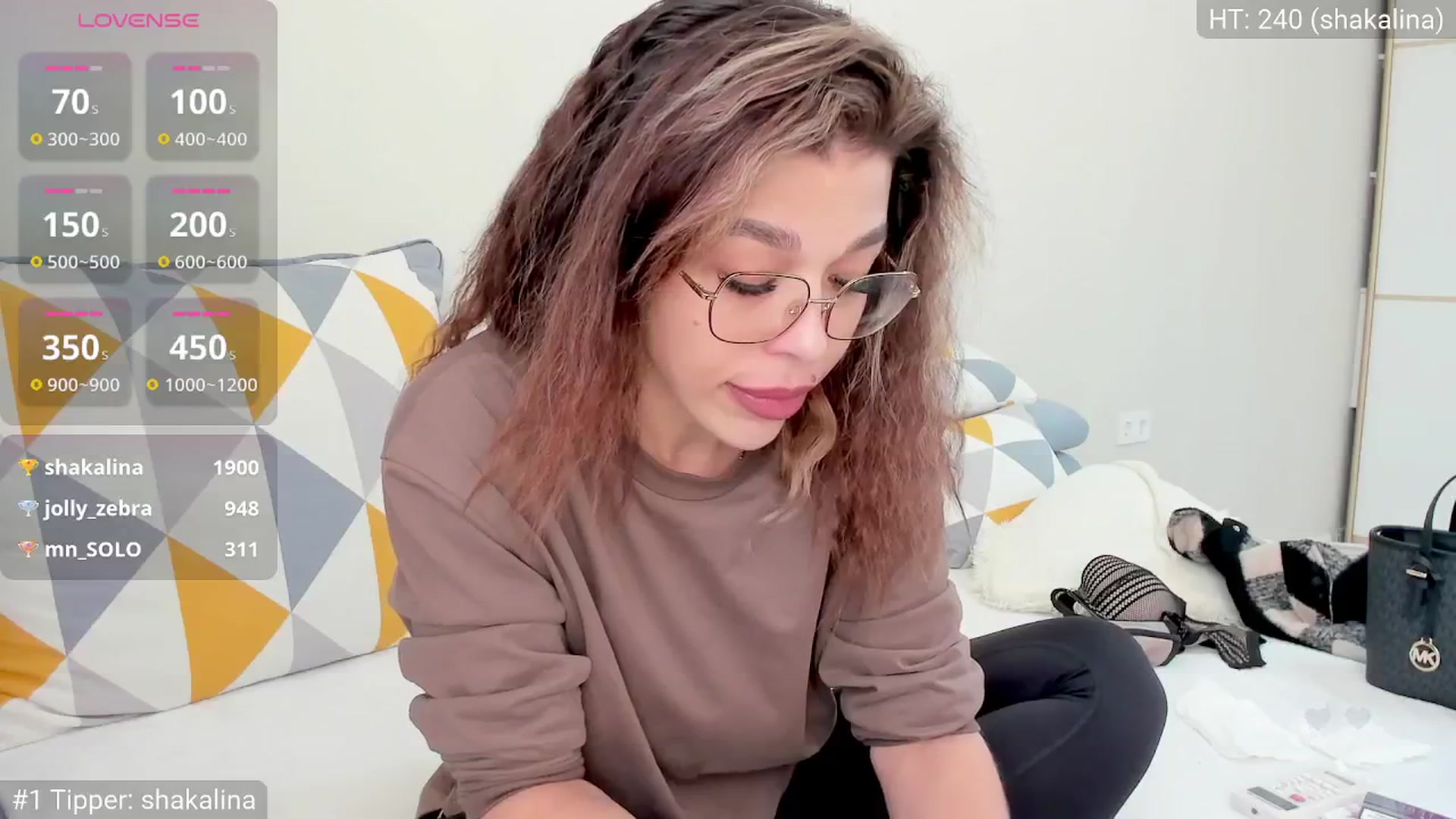 Gallery image thumbnail from Yoursoul_Mila's myfreecams stream on, 10/18/2025, 14:48 image 16 of 20