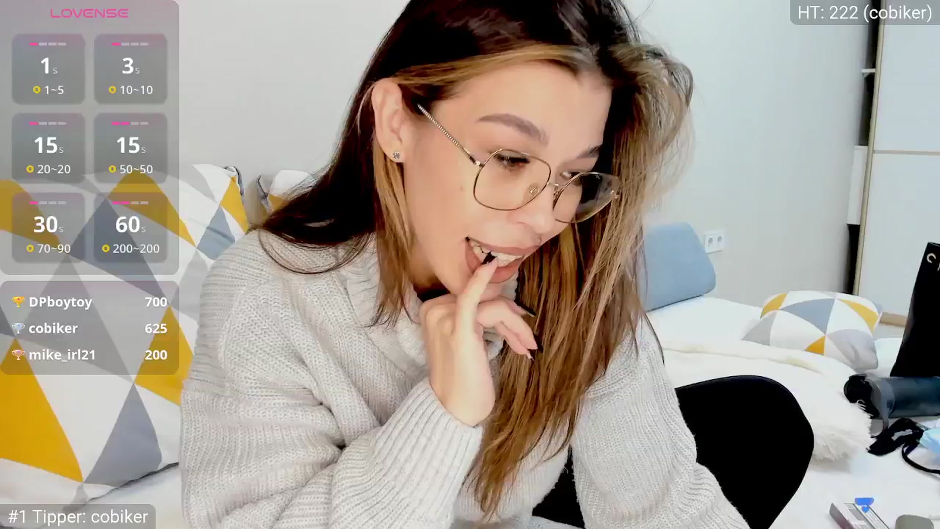 Gallery image thumbnail from Yoursoul_Mila's myfreecams stream on, 11/09/2025, 16:02 image 9 of 20