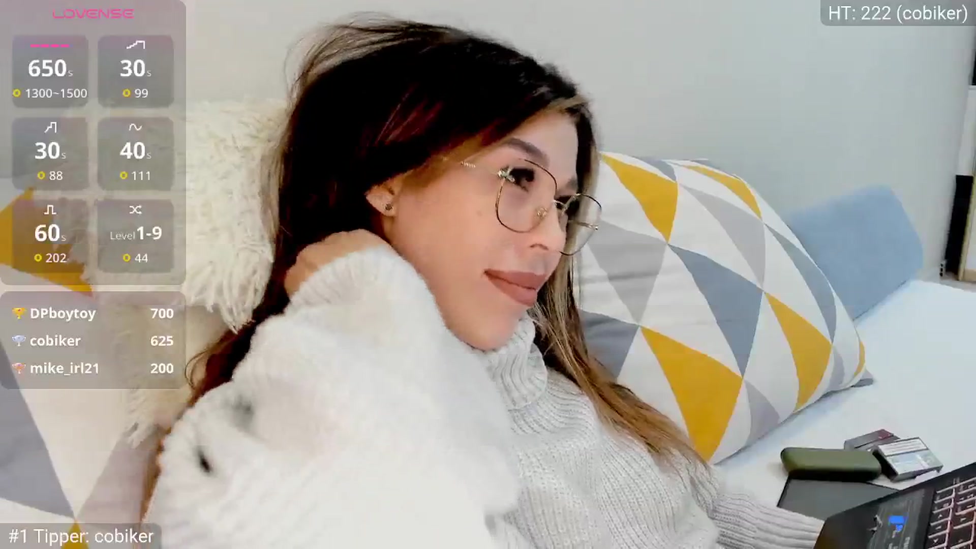 Gallery image thumbnail from Yoursoul_Mila's myfreecams stream on, 11/09/2025, 16:02 image 12 of 20