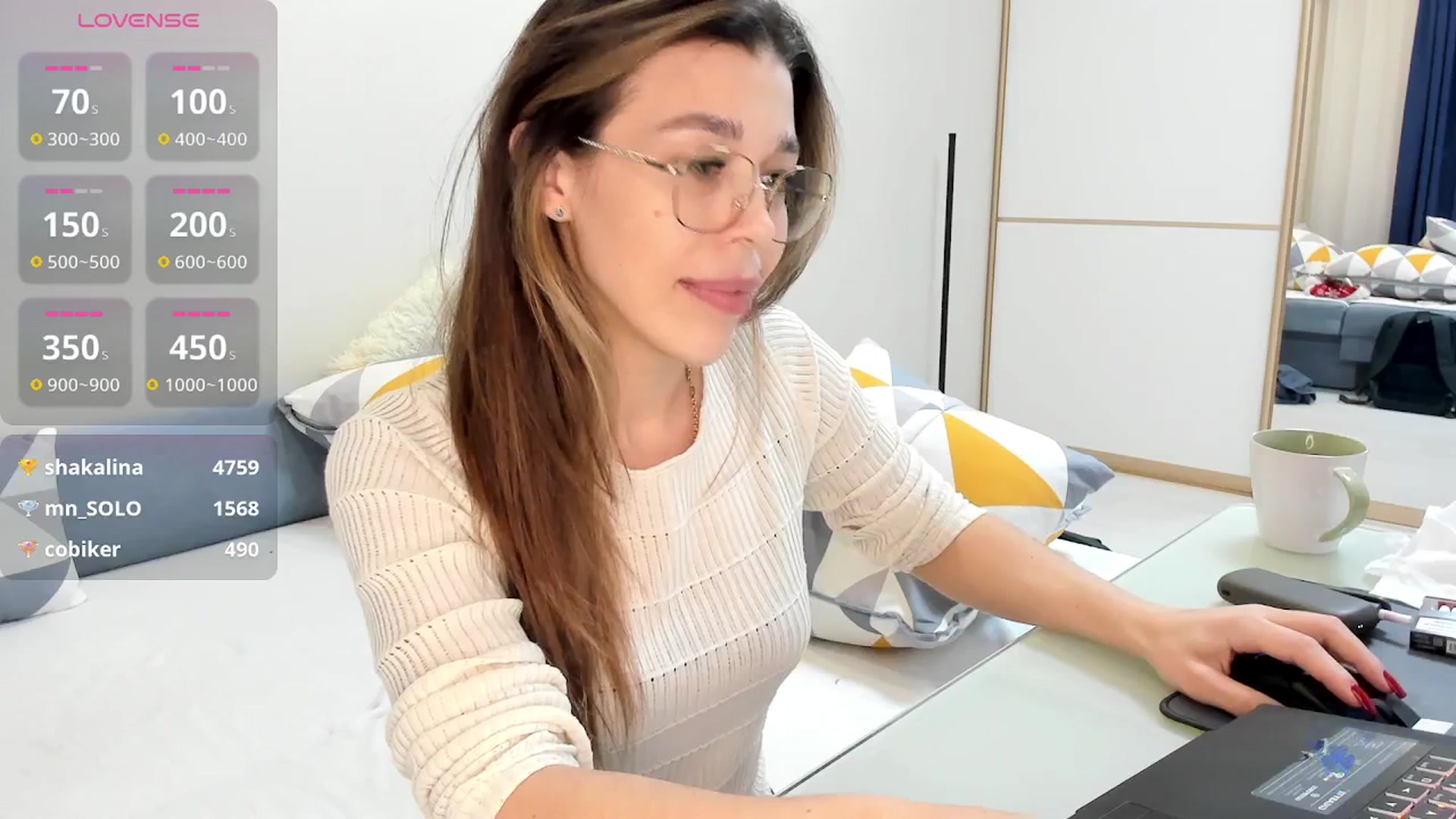 Gallery image thumbnail from Yoursoul_Mila's myfreecams stream on, 01/06/2026, 16:06 image 16 of 20