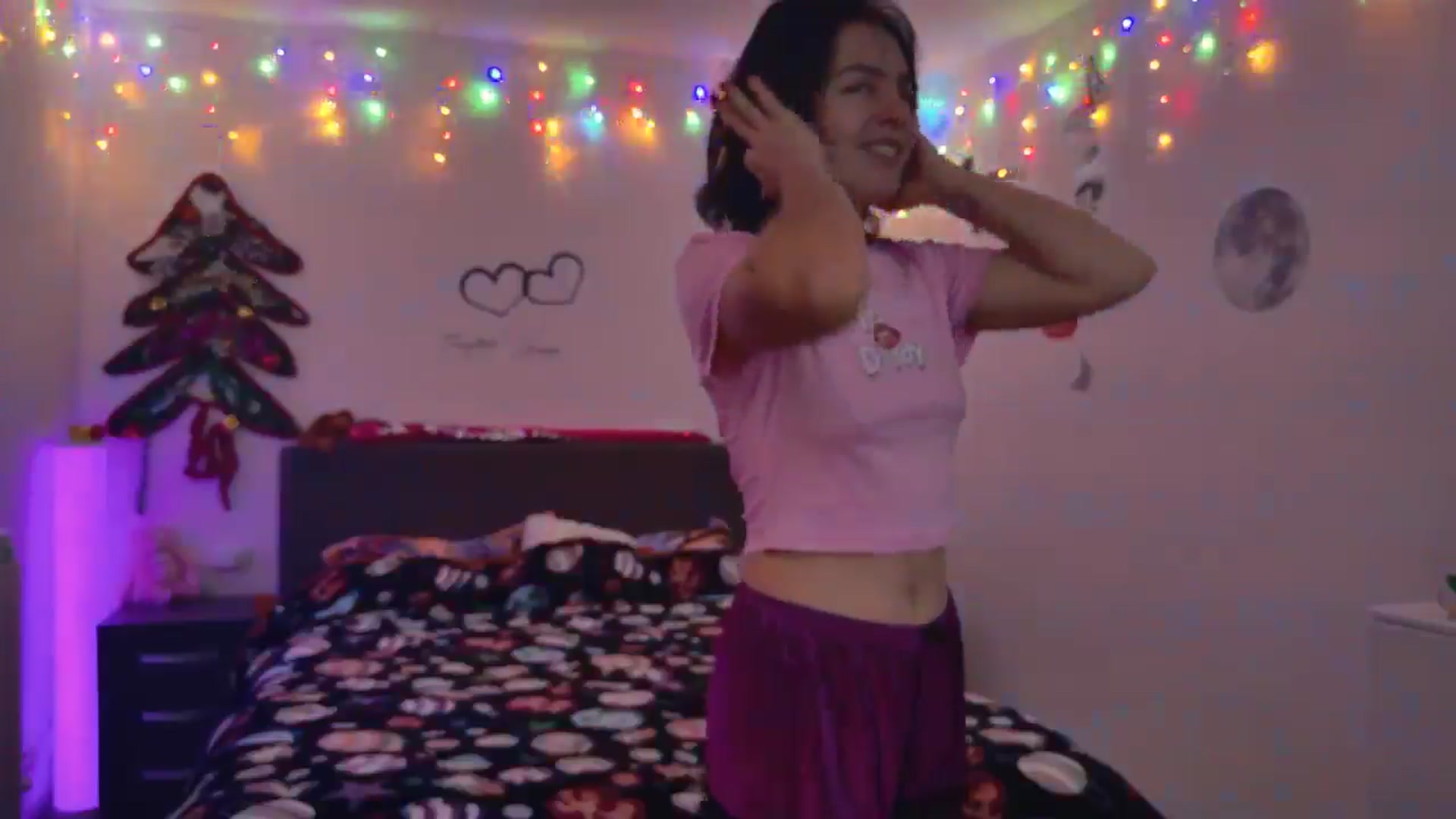 Gallery image thumbnail from YreneA's myfreecams stream on, 12/16/2024, 12:08 image 8 of 20