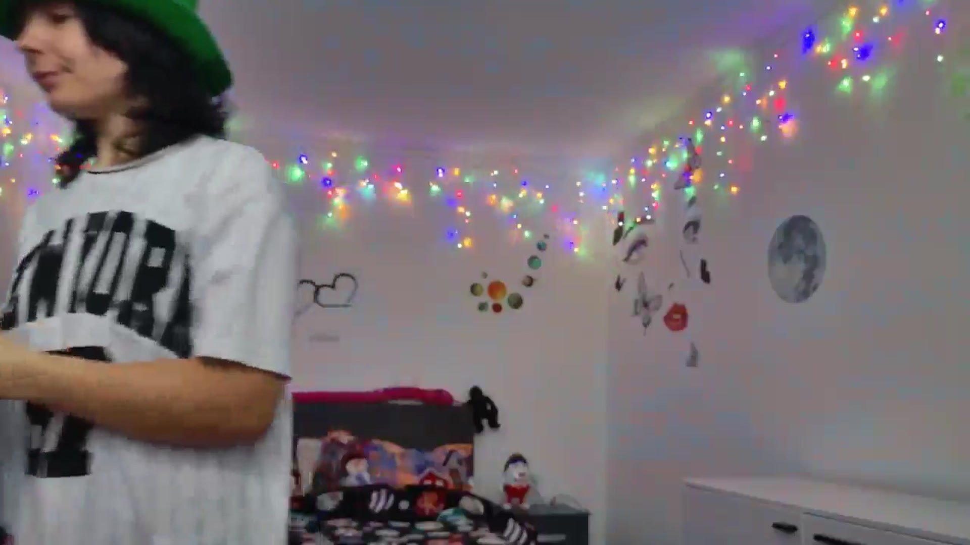 Gallery image thumbnail from YreneA's myfreecams stream on, 12/24/2024, 09:32 image 16 of 20