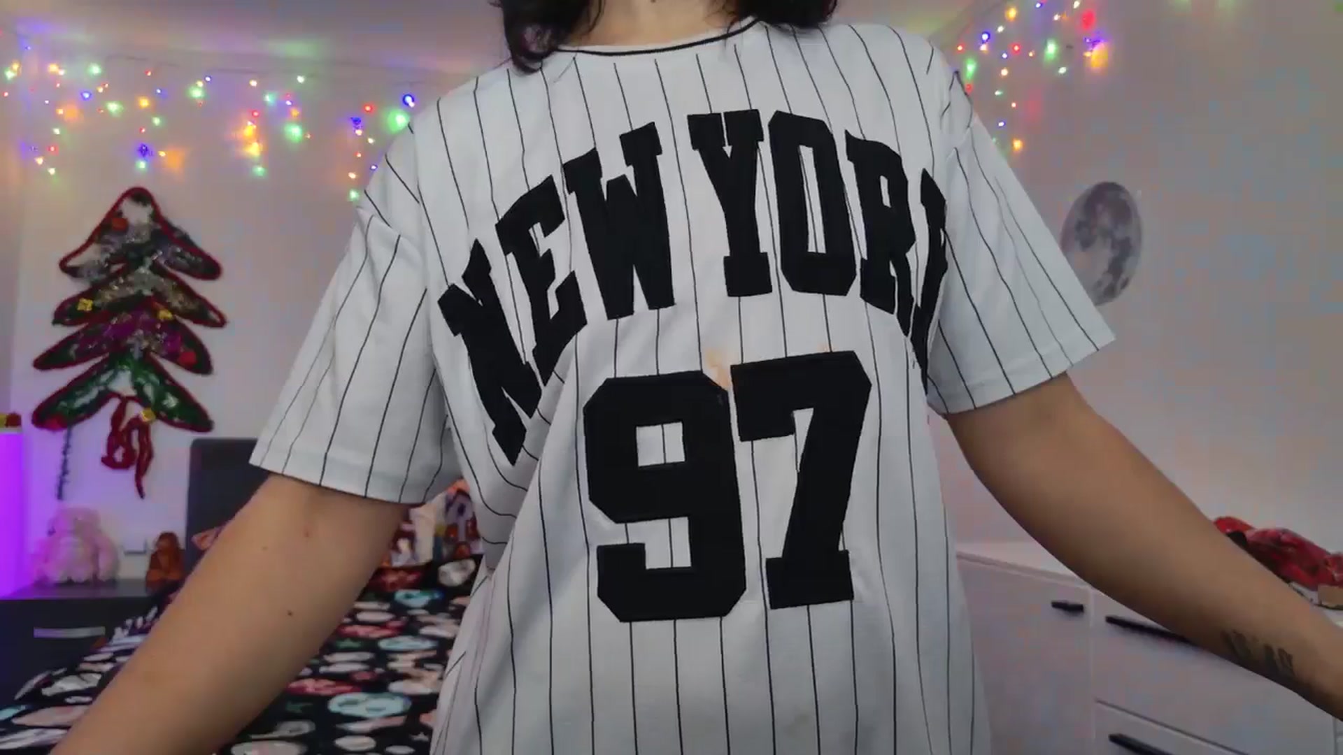 Gallery image thumbnail from YreneA's myfreecams stream on, 12/24/2024, 09:32 image 3 of 20