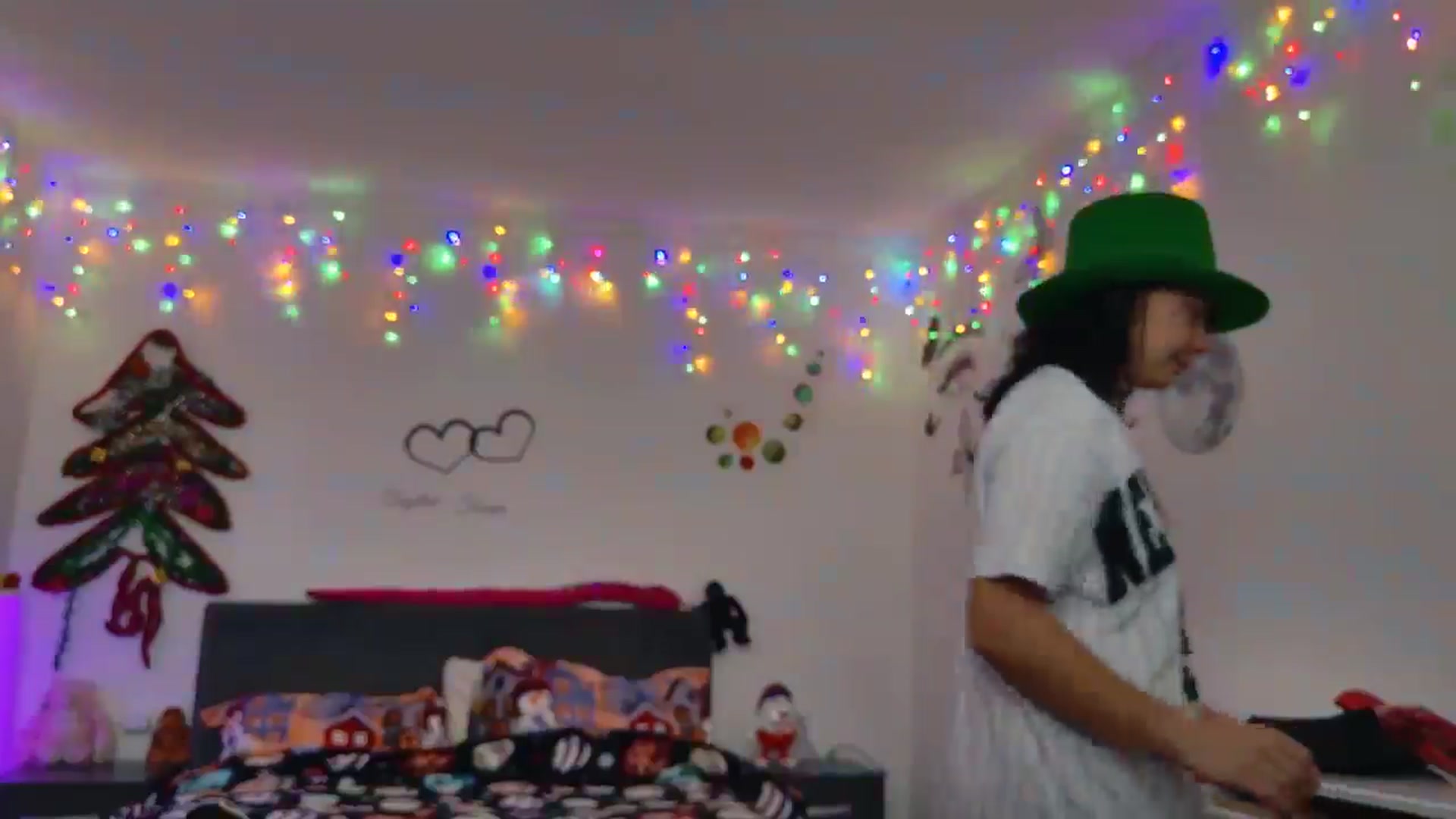 Gallery image thumbnail from YreneA's myfreecams stream on, 12/24/2024, 09:32 image 12 of 20