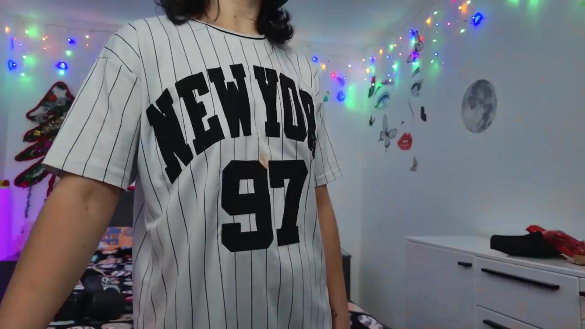 Gallery image thumbnail from YreneA's myfreecams stream on, 12/24/2024, 09:32 image 6 of 20