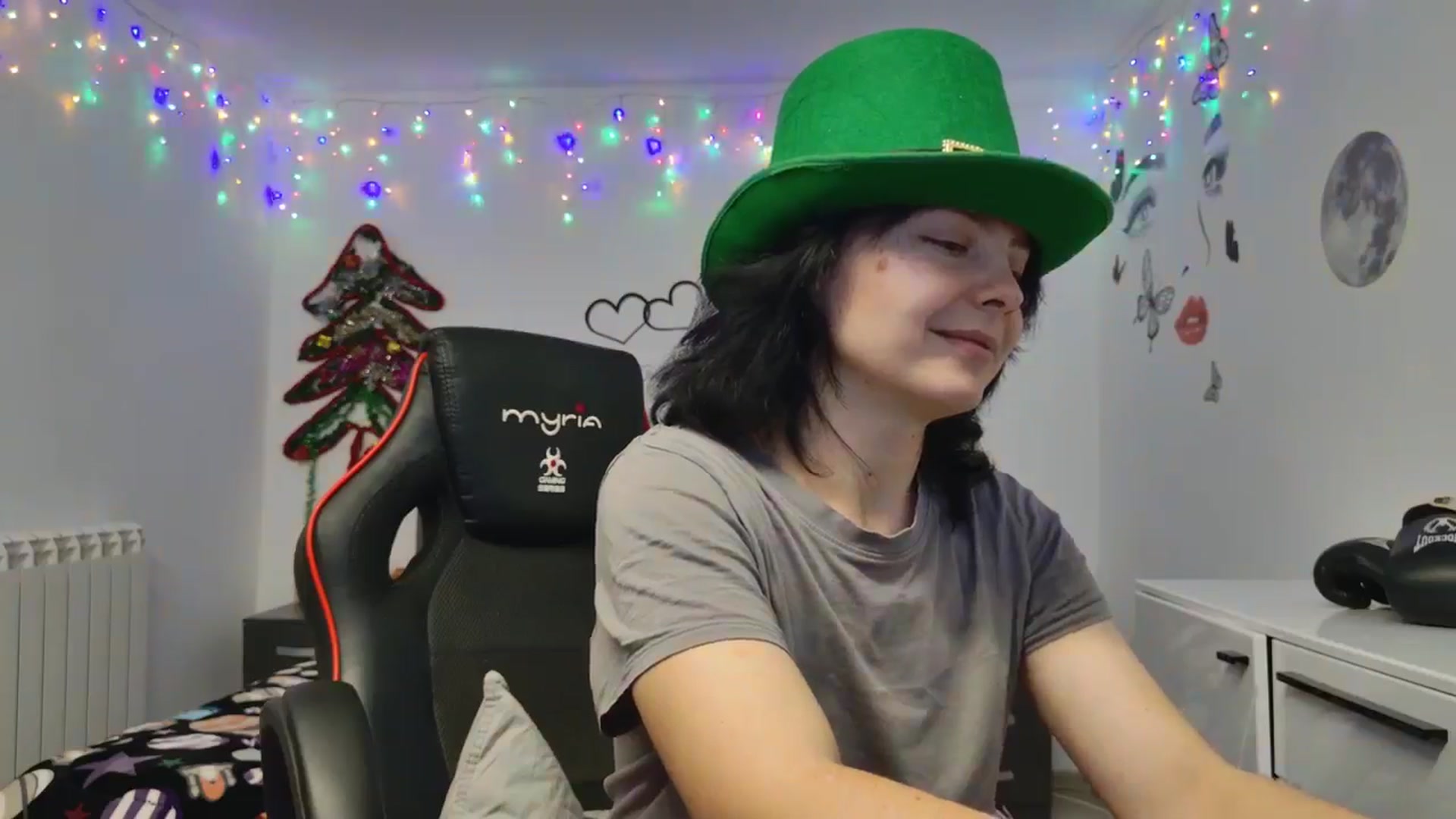 Gallery image thumbnail from YreneA's myfreecams stream on, 12/28/2024, 15:49 image 2 of 20