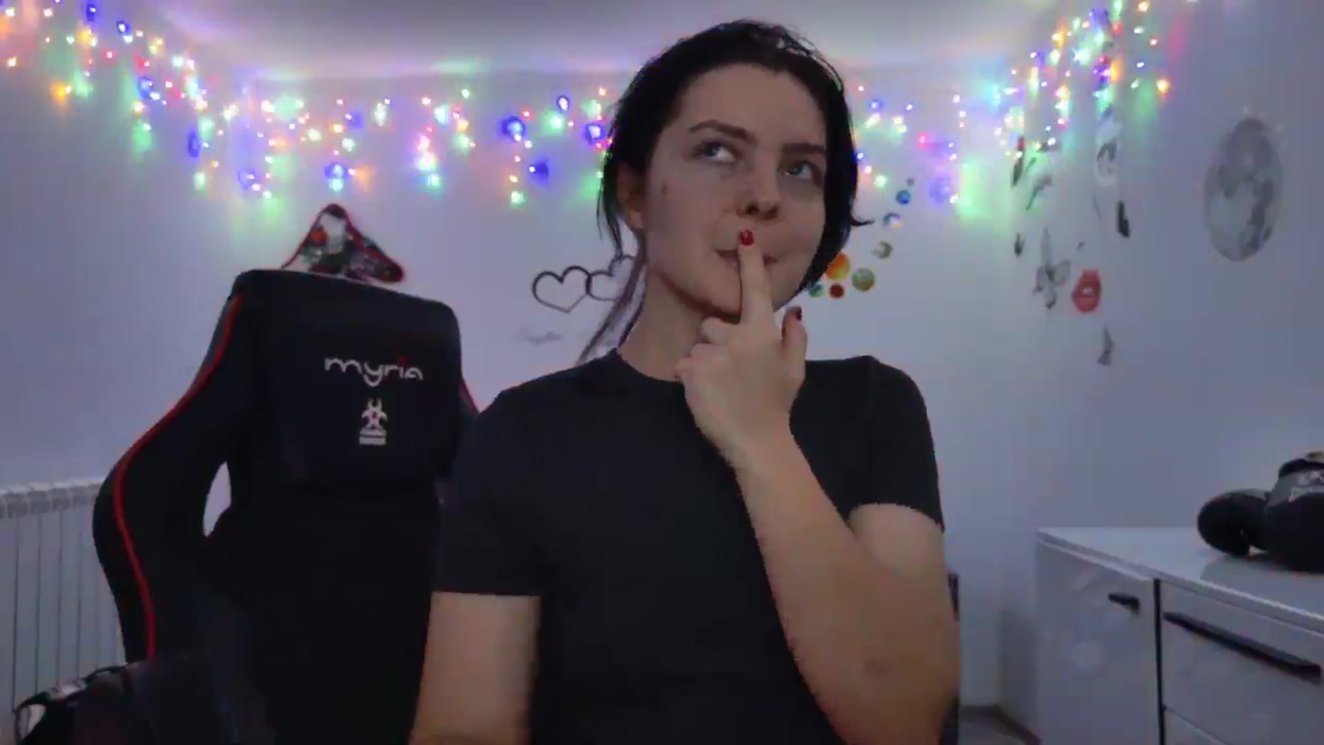 Gallery image thumbnail from YreneA's myfreecams stream on, 12/28/2024, 15:49 image 17 of 20
