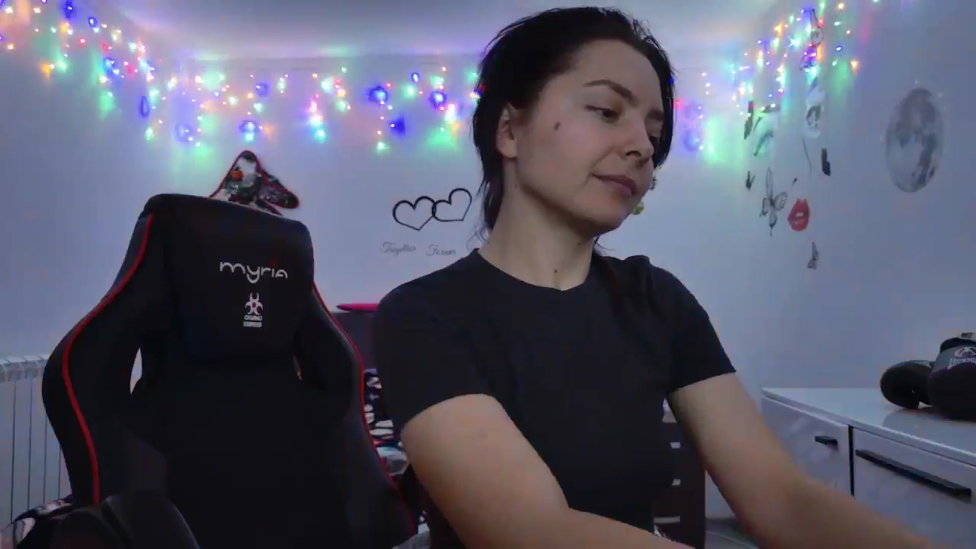 Gallery image thumbnail from YreneA's myfreecams stream on, 12/28/2024, 15:49 image 18 of 20