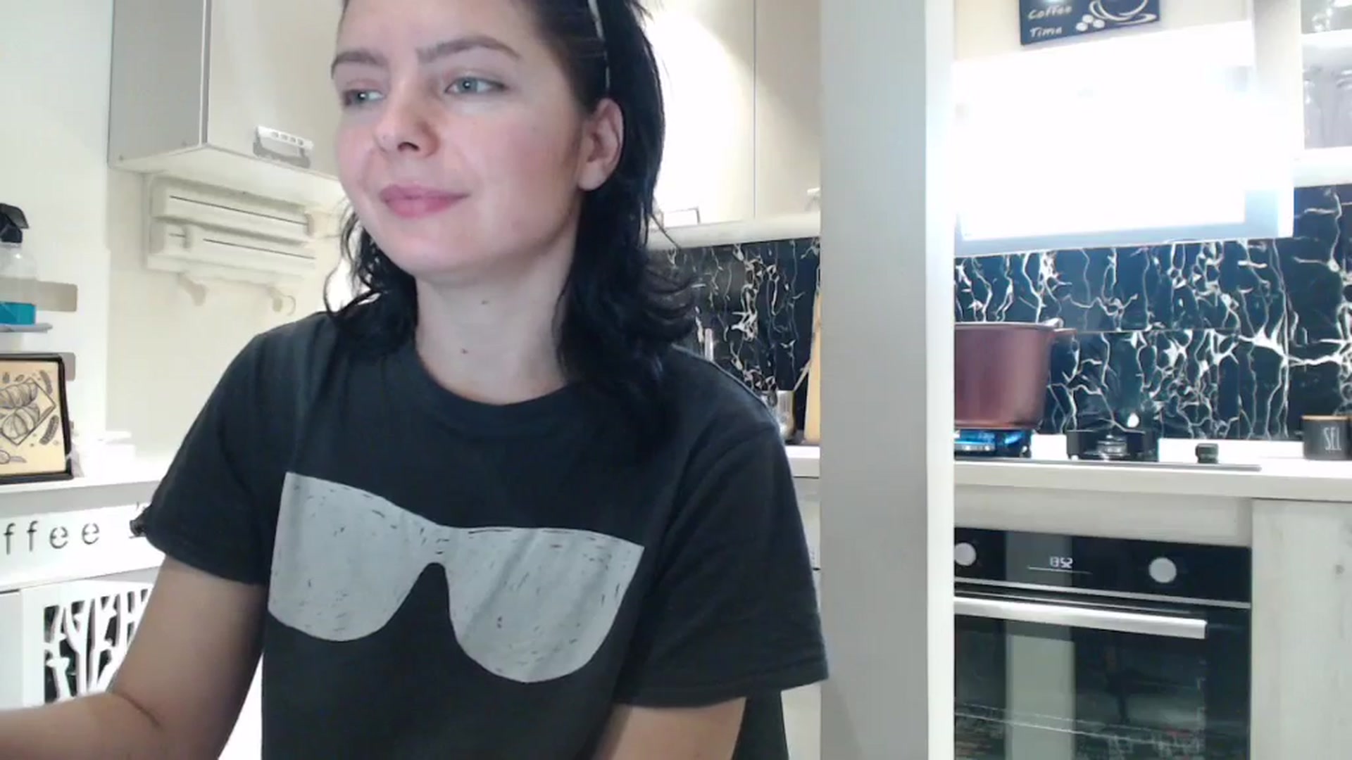 Gallery image thumbnail from YreneA's myfreecams stream on, 01/03/2025, 12:14 image 3 of 20