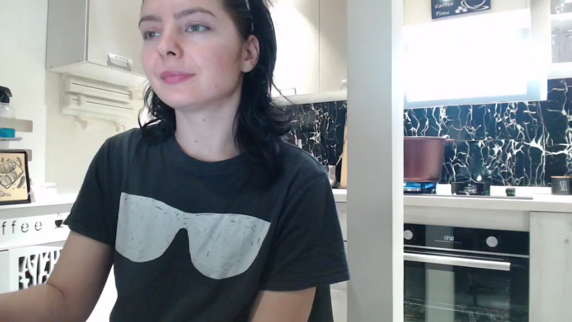 Gallery image thumbnail from YreneA's myfreecams stream on, 01/03/2025, 12:14 image 1 of 20