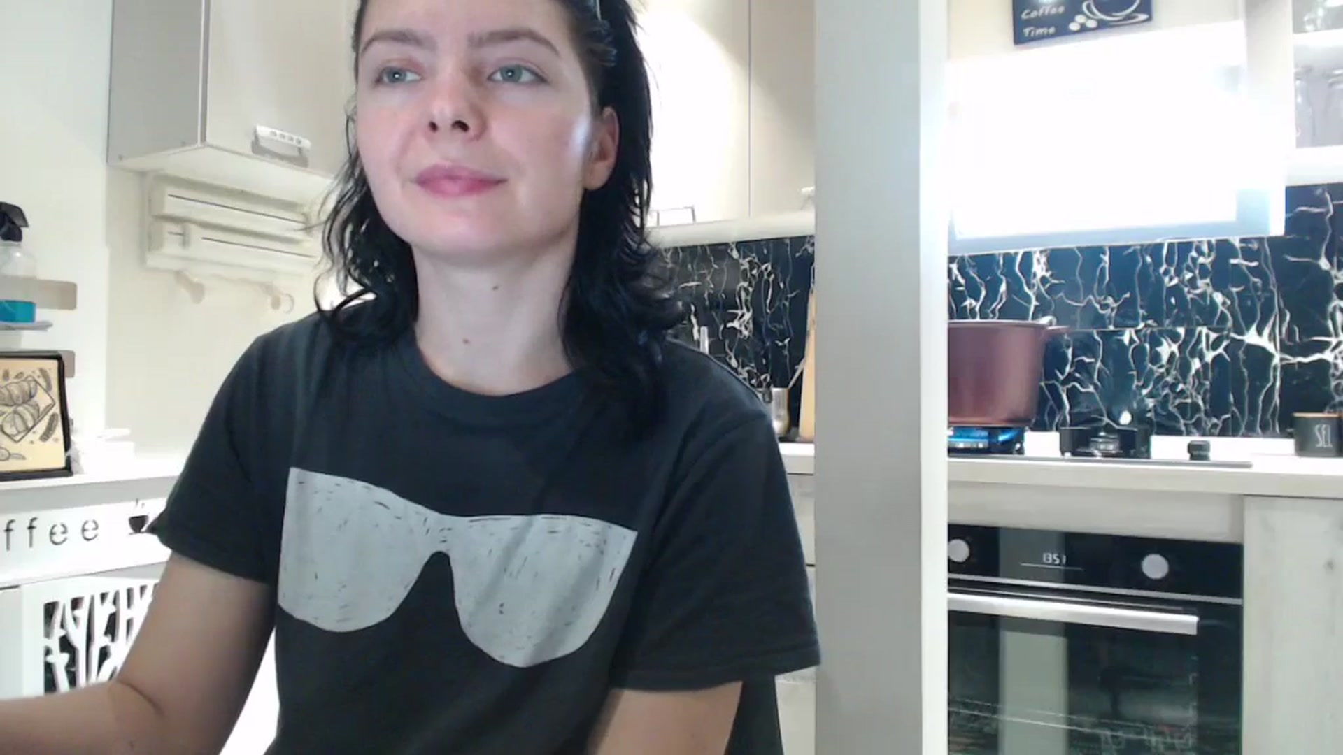 Gallery image thumbnail from YreneA's myfreecams stream on, 01/03/2025, 12:14 image 2 of 20