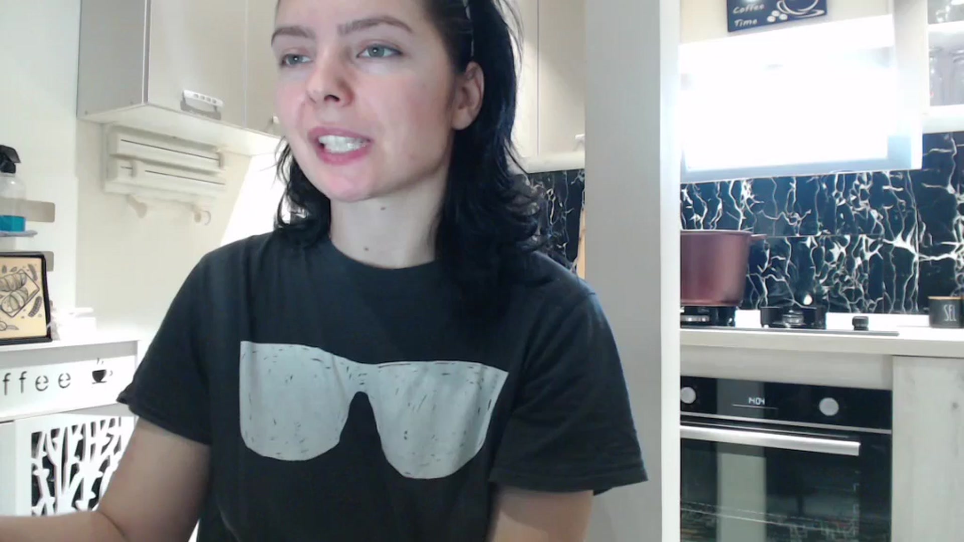Gallery image thumbnail from YreneA's myfreecams stream on, 01/03/2025, 12:14 image 19 of 20