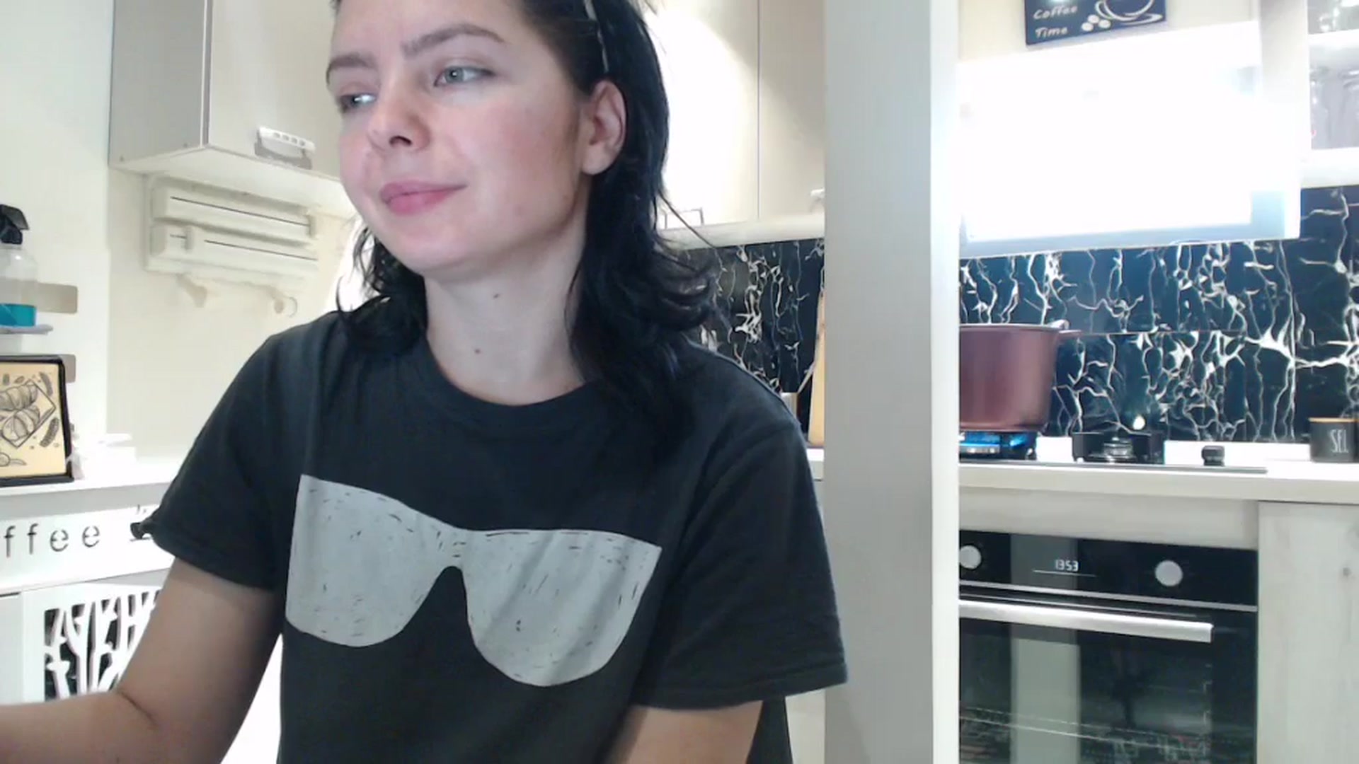 Gallery image thumbnail from YreneA's myfreecams stream on, 01/03/2025, 12:14 image 4 of 20