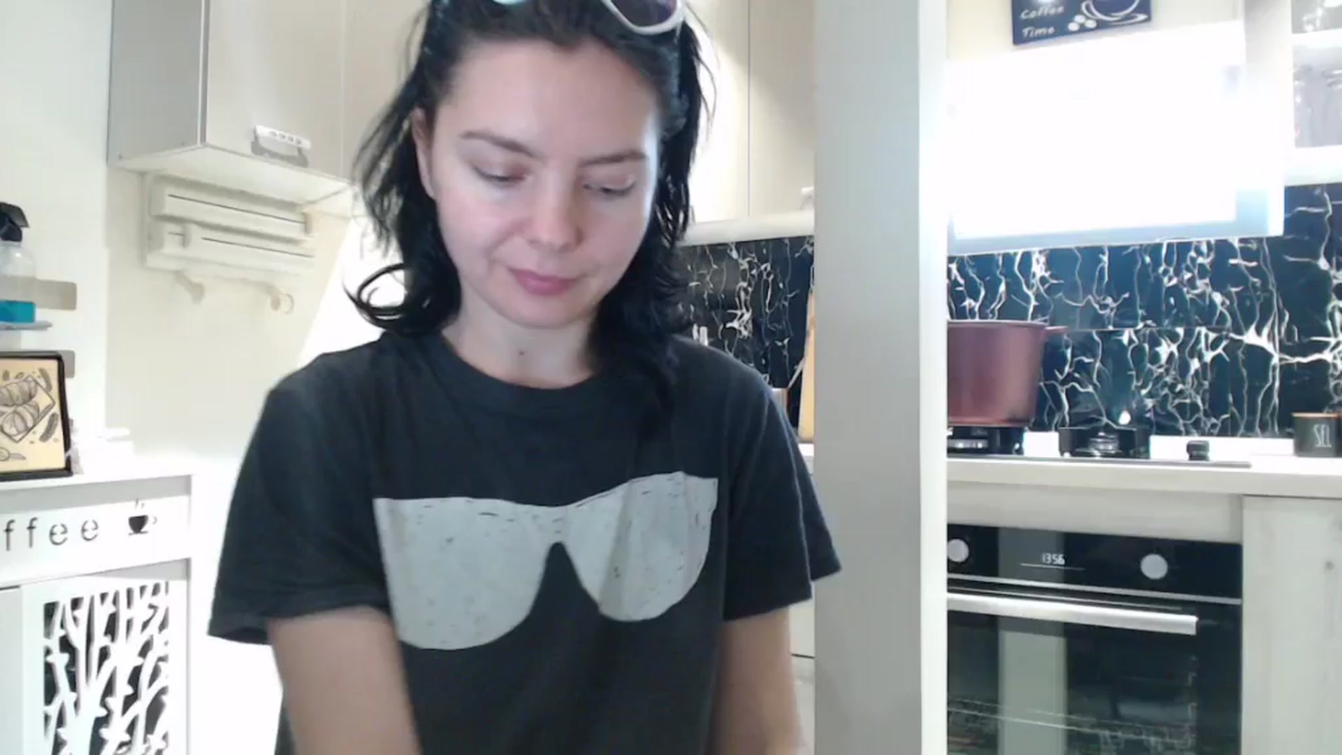 Gallery image thumbnail from YreneA's myfreecams stream on, 01/03/2025, 12:14 image 8 of 20