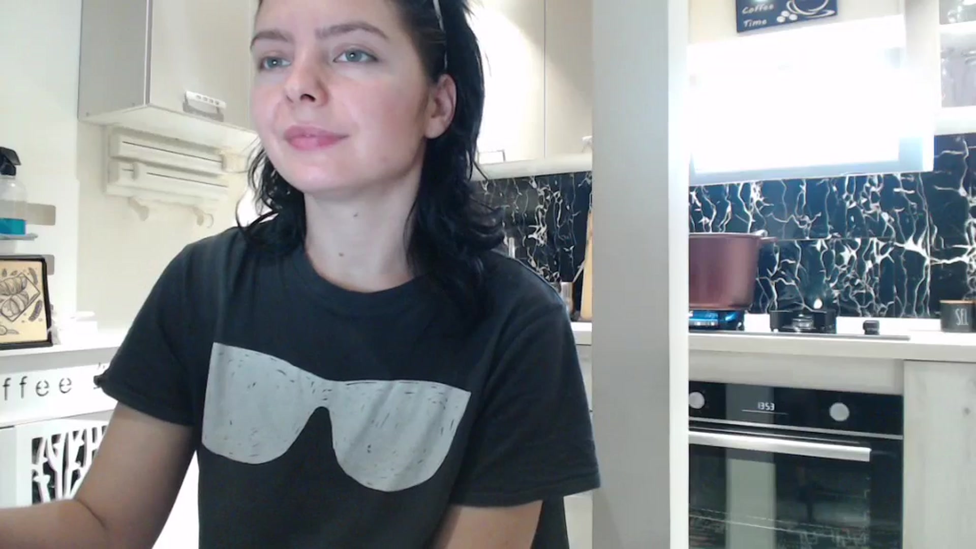 Gallery image thumbnail from YreneA's myfreecams stream on, 01/03/2025, 12:14 image 5 of 20