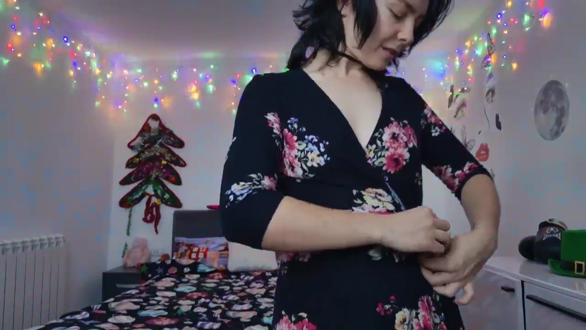Gallery image thumbnail from YreneA's myfreecams stream on, 01/06/2025, 12:42 image 18 of 20