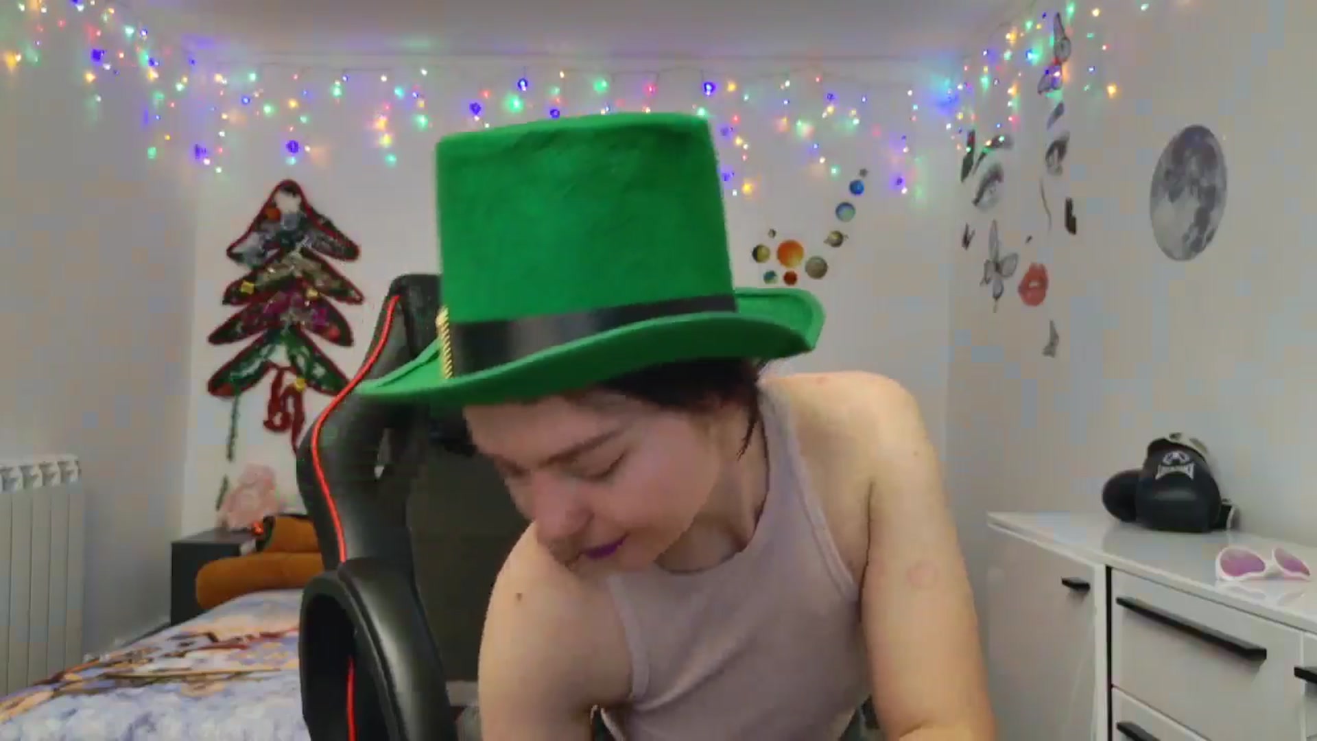 Gallery image thumbnail from YreneA's myfreecams stream on, 01/07/2025, 09:31 image 8 of 20