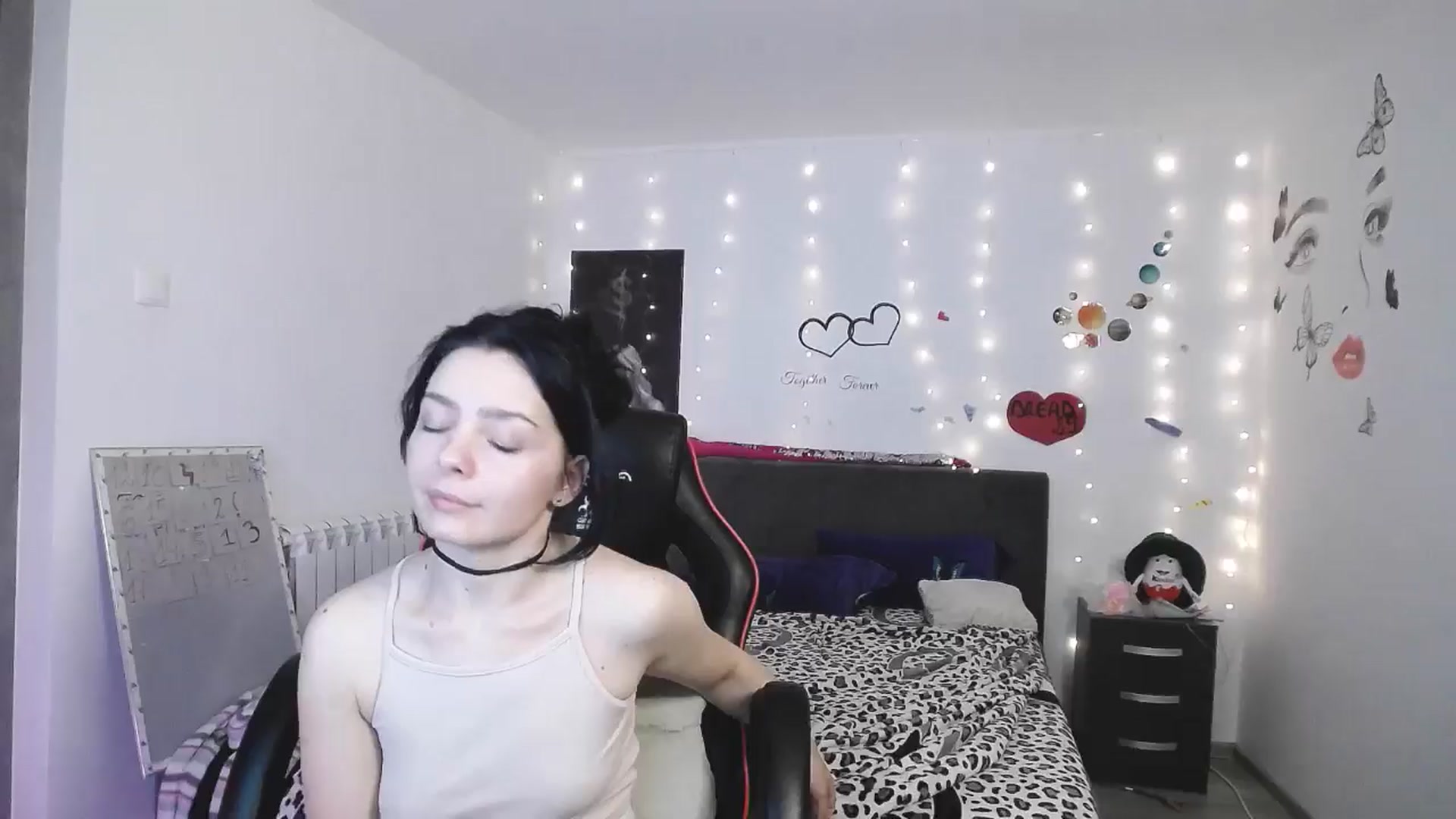 Gallery image thumbnail from YreneA's myfreecams stream on, 04/05/2025, 18:02 image 16 of 20