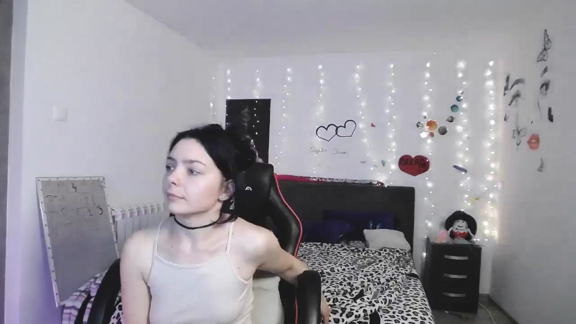 Gallery image thumbnail from YreneA's myfreecams stream on, 04/05/2025, 18:02 image 15 of 20