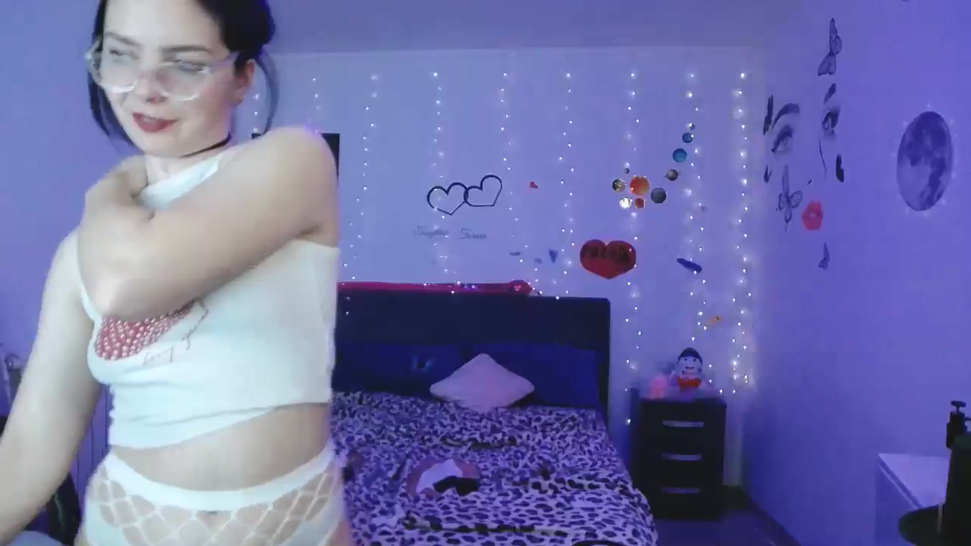 Gallery image thumbnail from YreneA's myfreecams stream on, 04/09/2025, 19:27 image 17 of 20