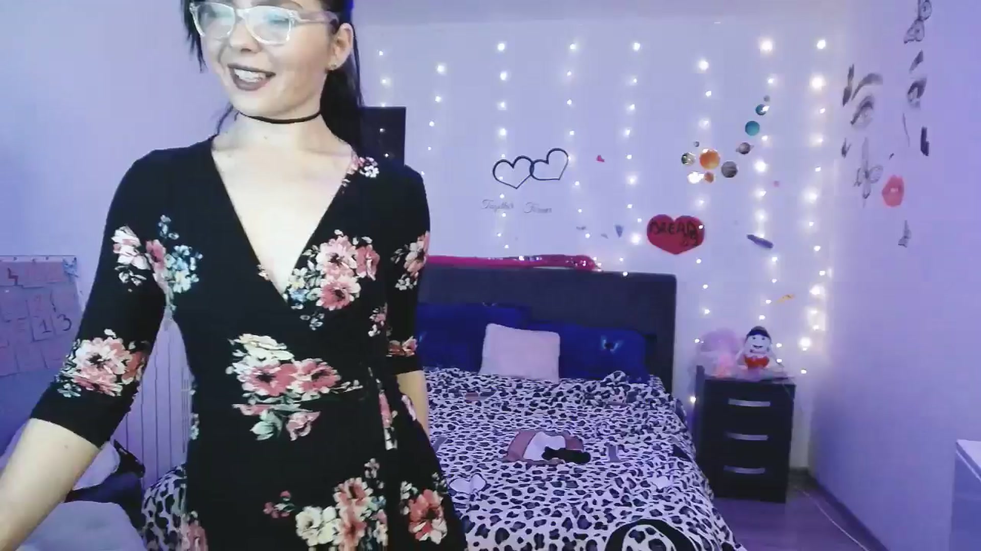 Gallery image thumbnail from YreneA's myfreecams stream on, 04/10/2025, 17:50 image 5 of 20
