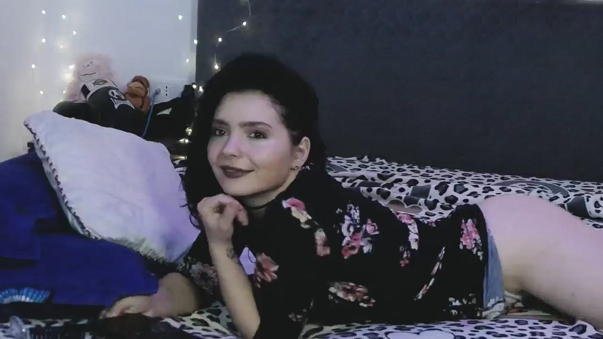 Gallery image thumbnail from YreneA's myfreecams stream on, 04/10/2025, 17:50 image 11 of 20