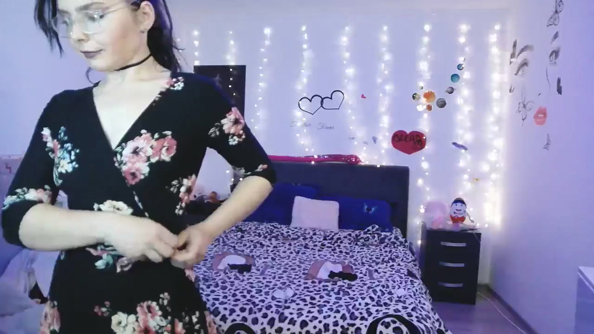 Gallery image thumbnail from YreneA's myfreecams stream on, 04/10/2025, 17:50 image 6 of 20