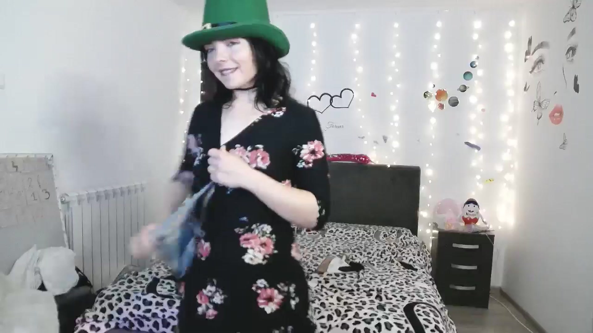 Gallery image thumbnail from YreneA's myfreecams stream on, 04/10/2025, 19:19 image 10 of 20