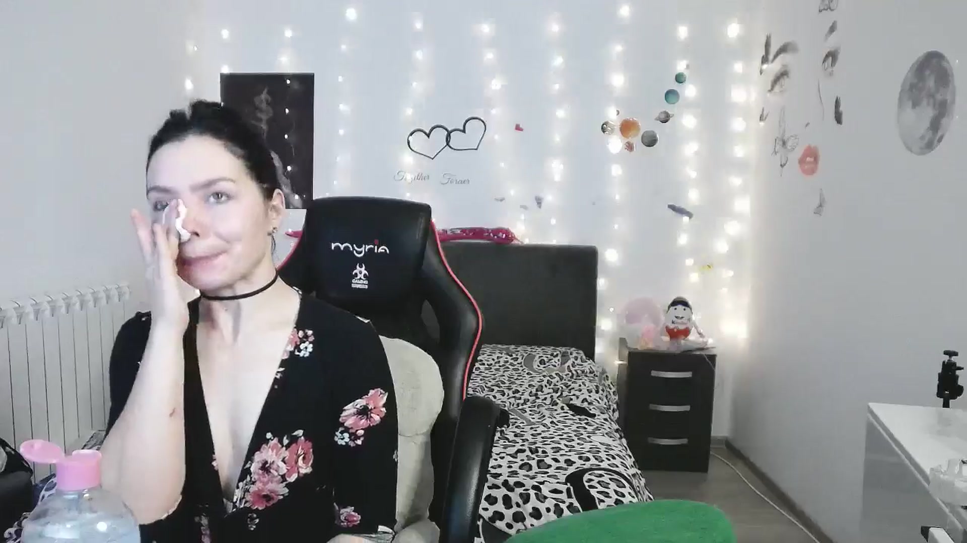 Gallery image thumbnail from YreneA's myfreecams stream on, 04/10/2025, 19:19 image 18 of 20