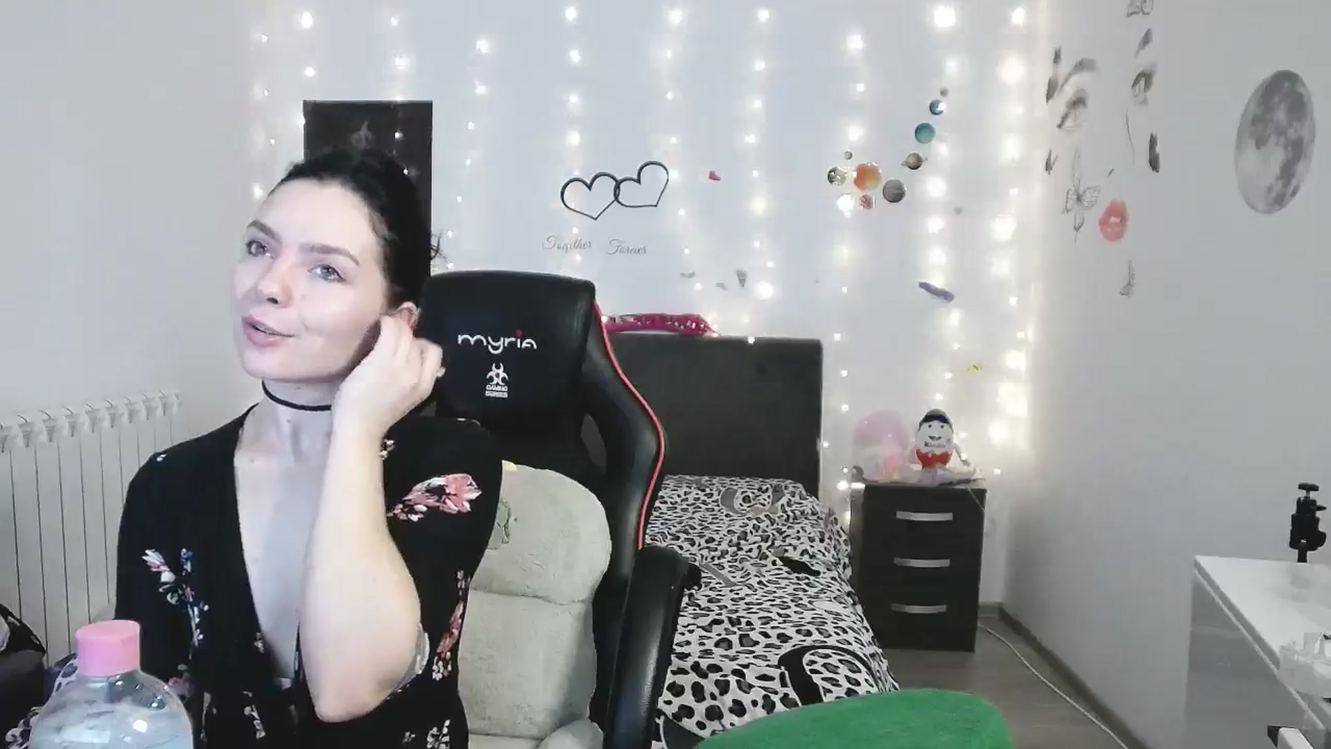 Gallery image thumbnail from YreneA's myfreecams stream on, 04/10/2025, 19:19 image 19 of 20