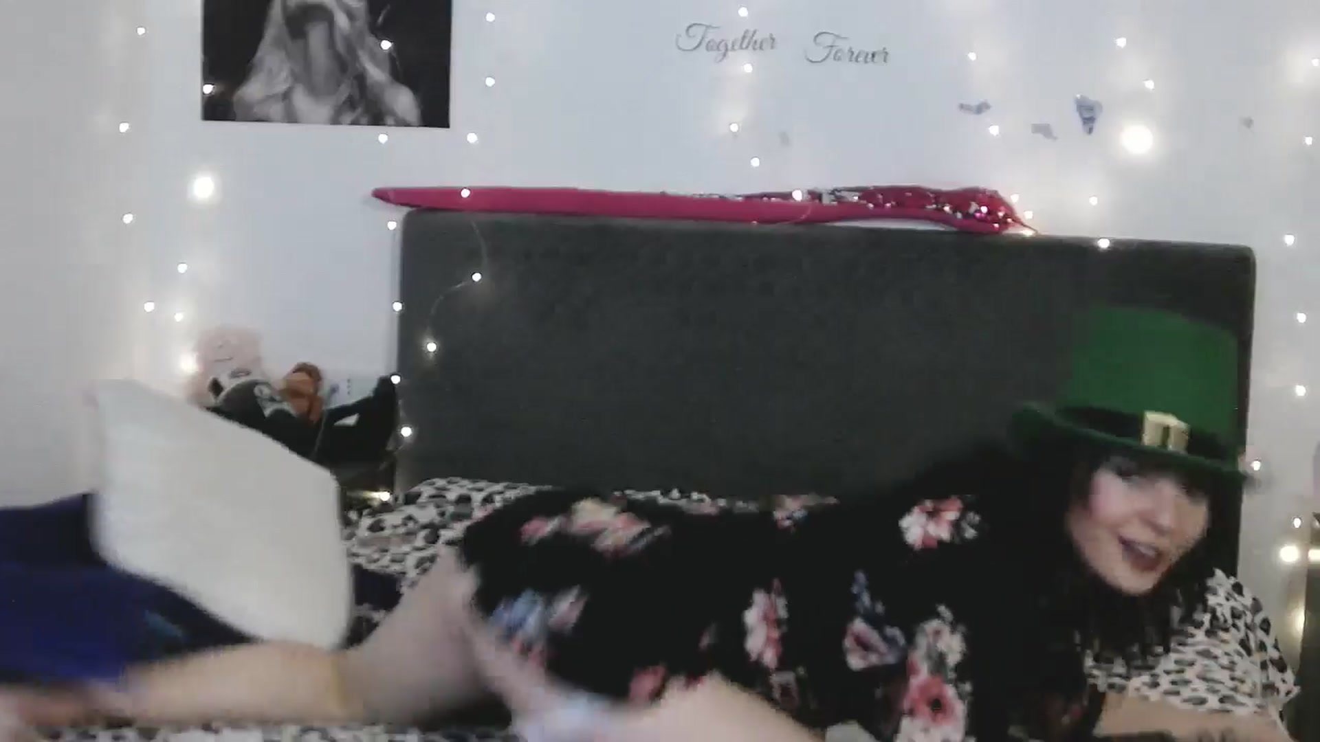 Gallery image thumbnail from YreneA's myfreecams stream on, 04/10/2025, 19:19 image 5 of 20