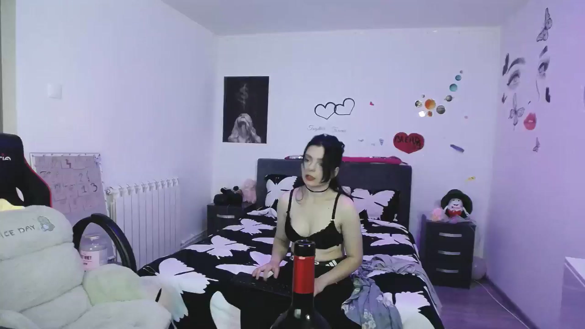 Gallery image thumbnail from YreneA's myfreecams stream on, 04/14/2025, 19:39 image 15 of 20