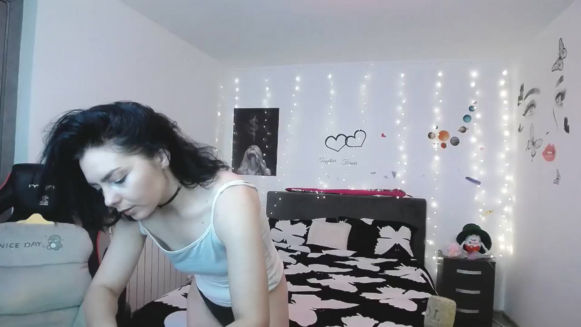 Gallery image thumbnail from YreneA's myfreecams stream on, 04/18/2025, 05:44 image 6 of 20
