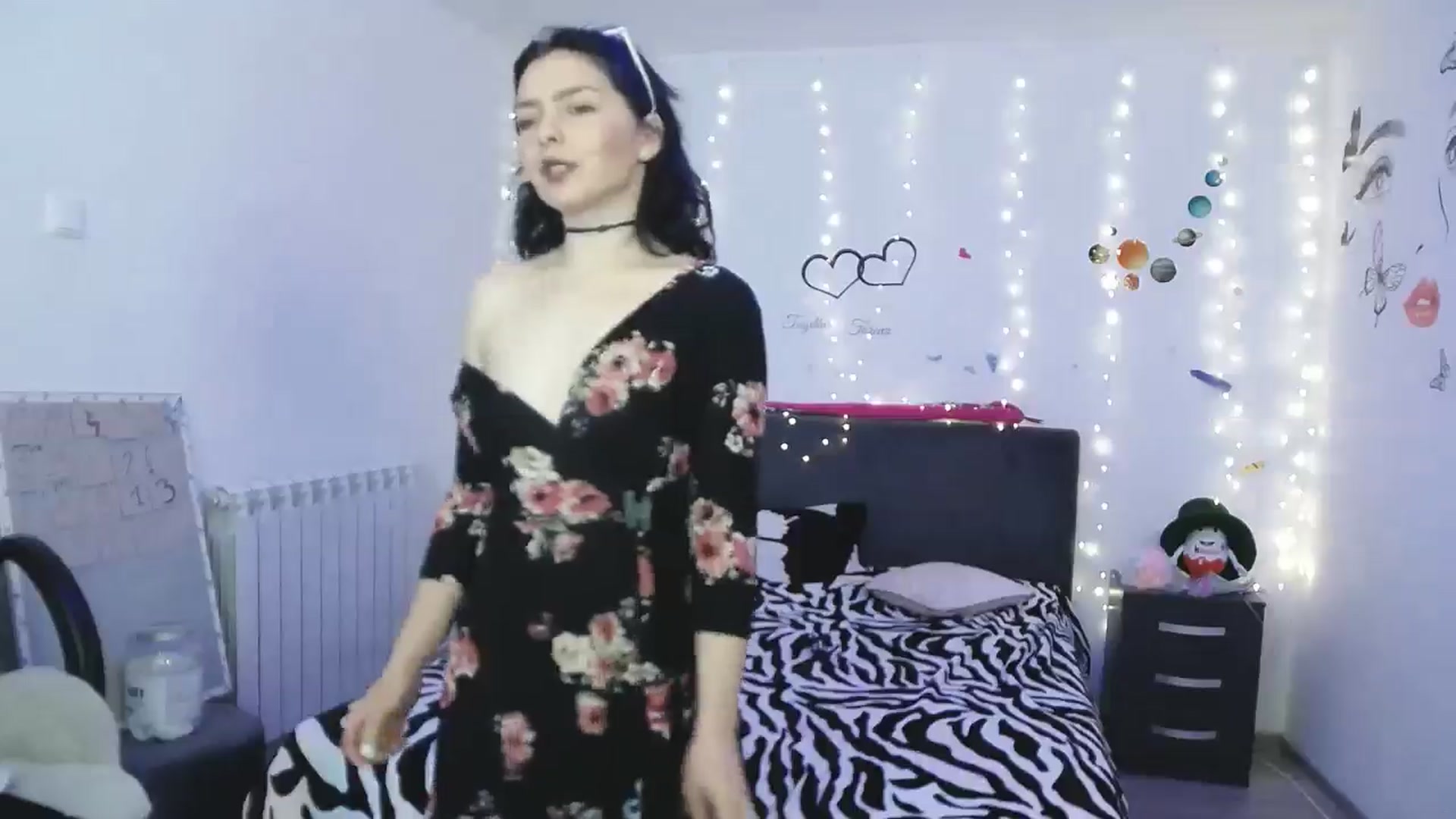 Gallery image thumbnail from YreneA's myfreecams stream on, 04/19/2025, 08:23 image 9 of 20