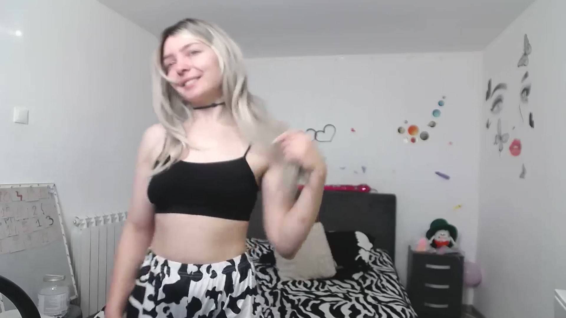 Gallery image thumbnail from YreneA's myfreecams stream on, 04/21/2025, 06:23 image 8 of 20