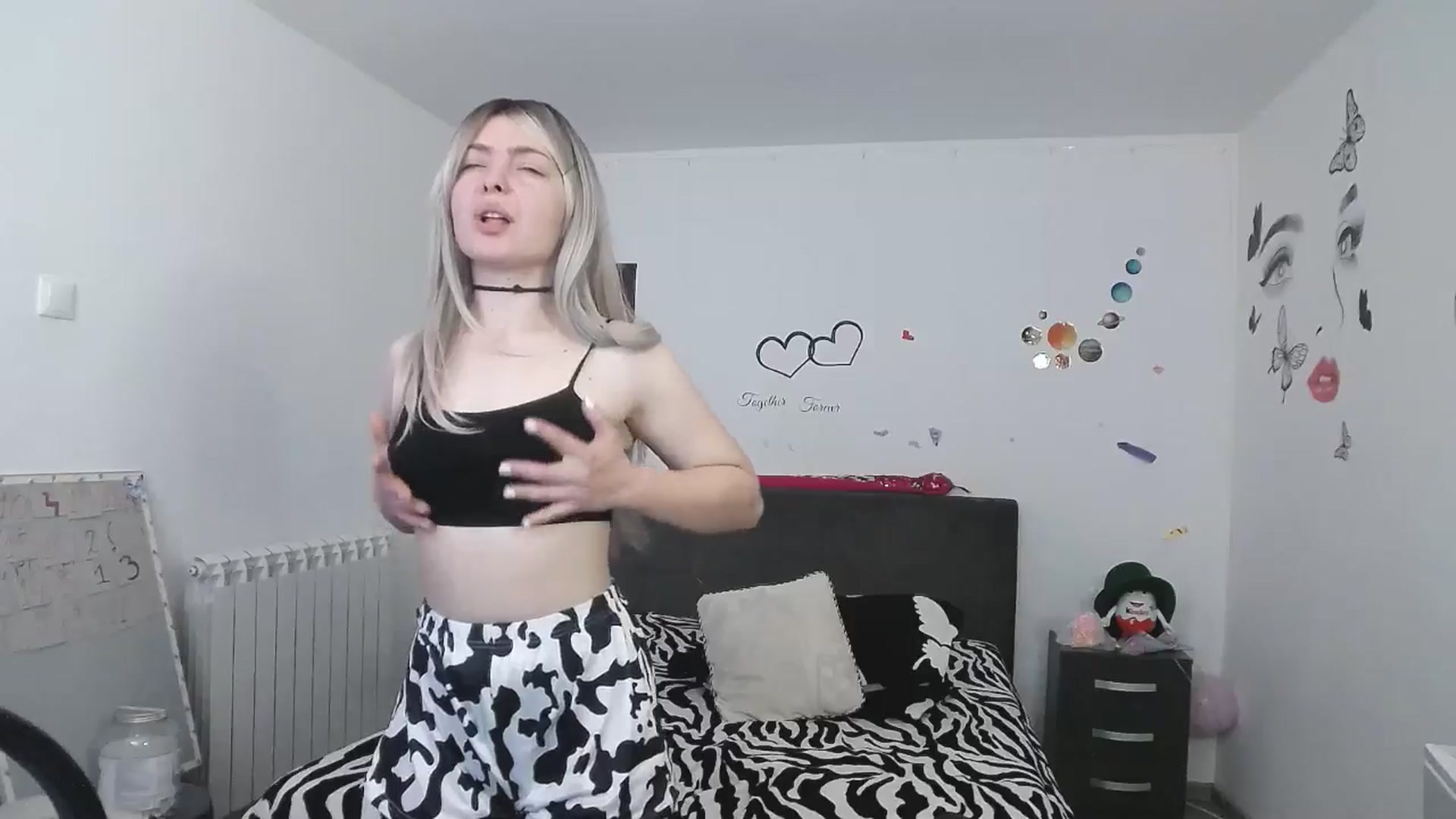 Gallery image thumbnail from YreneA's myfreecams stream on, 04/21/2025, 06:23 image 9 of 20