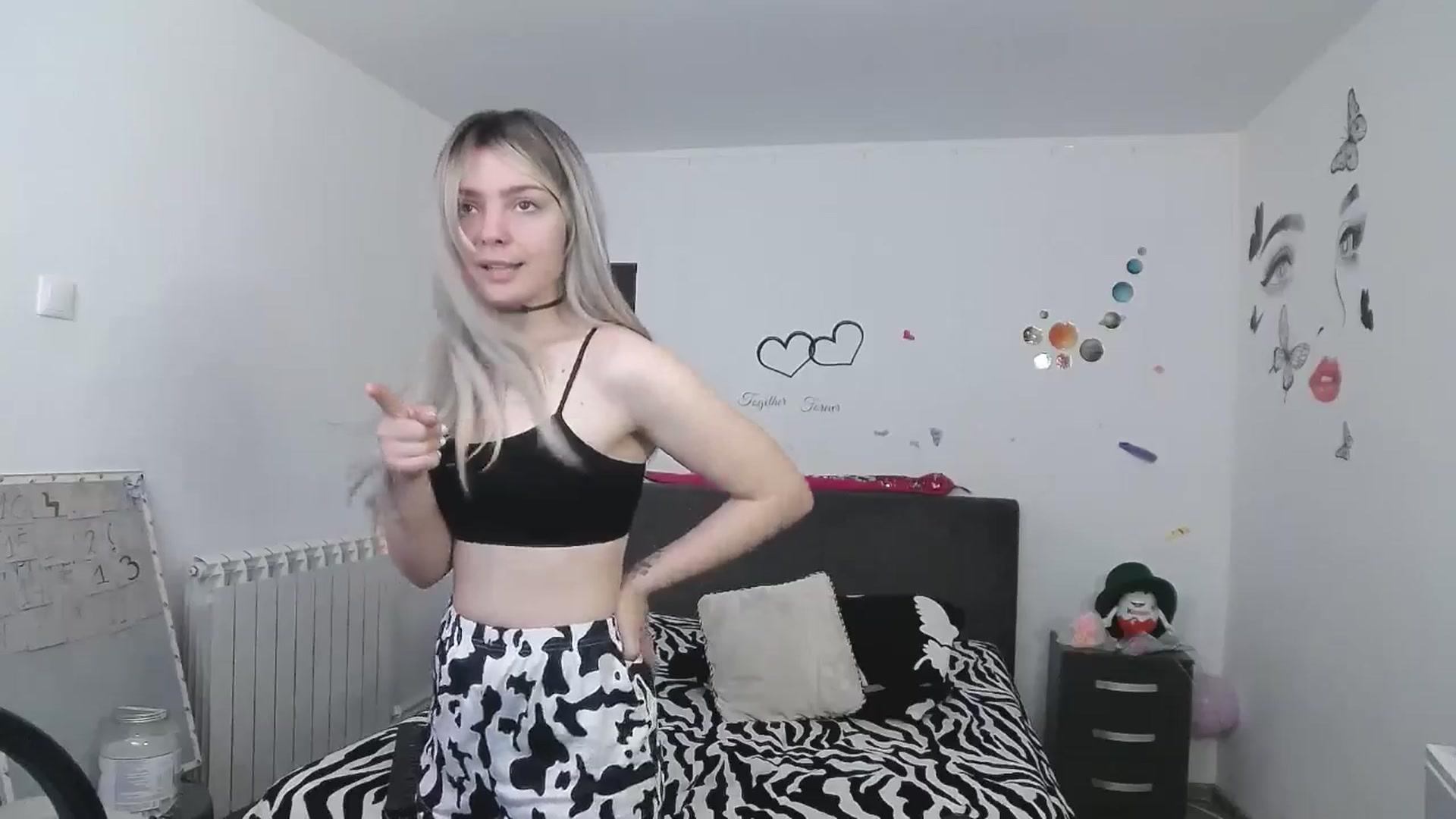 Gallery image thumbnail from YreneA's myfreecams stream on, 04/21/2025, 06:23 image 13 of 20