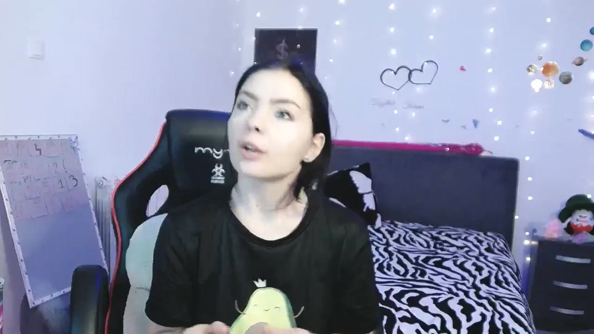 Gallery image thumbnail from YreneA's myfreecams stream on, 04/22/2025, 03:22 image 7 of 20