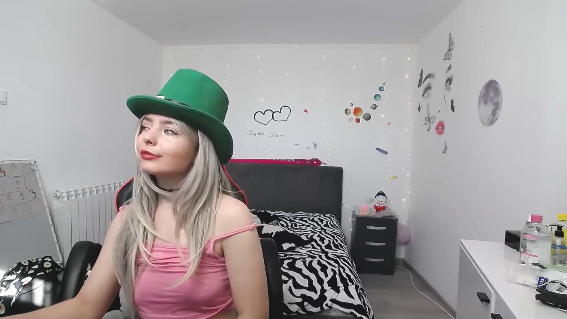 Gallery image thumbnail from YreneA's myfreecams stream on, 04/22/2025, 06:31 image 19 of 20