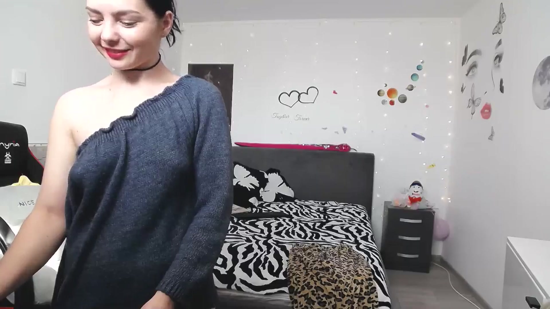 Gallery image thumbnail from YreneA's myfreecams stream on, 04/24/2025, 07:05 image 12 of 20
