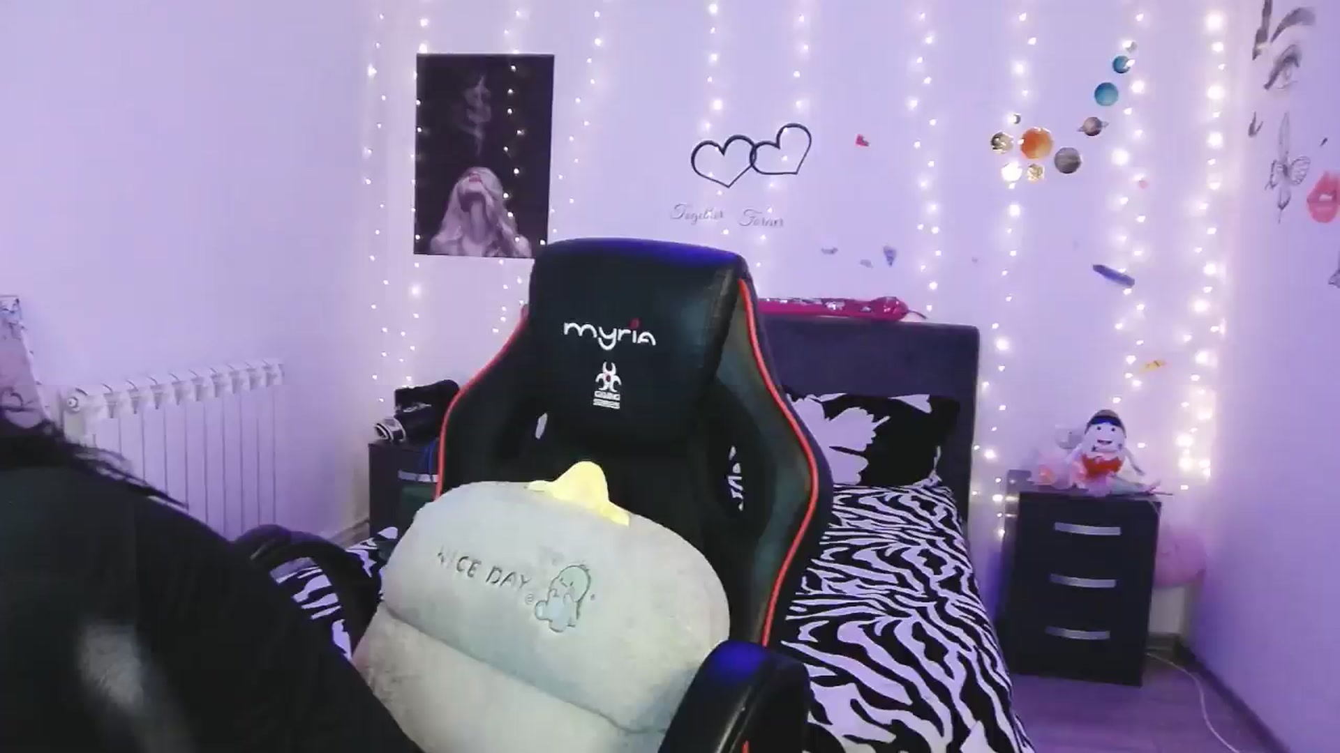 Gallery image thumbnail from YreneA's myfreecams stream on, 04/24/2025, 19:07 image 4 of 20