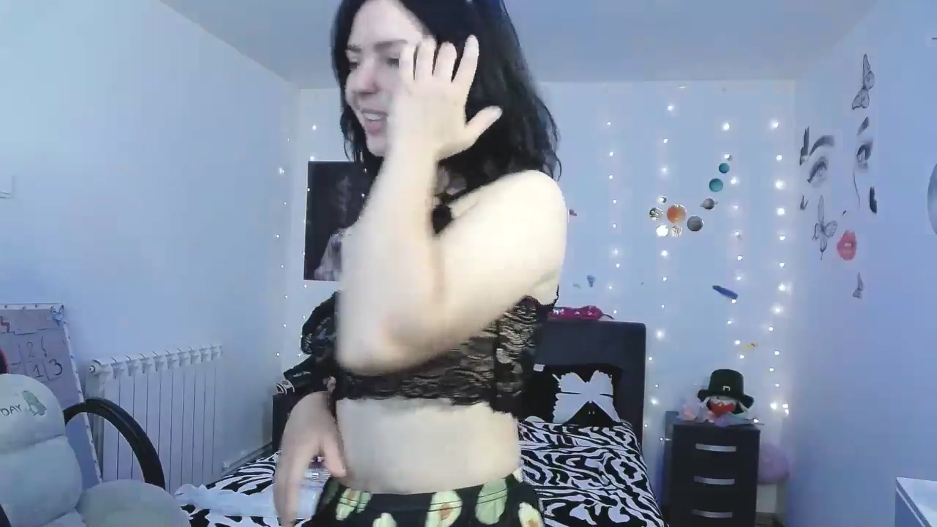 Gallery image thumbnail from YreneA's myfreecams stream on, 04/26/2025, 07:53 image 12 of 20