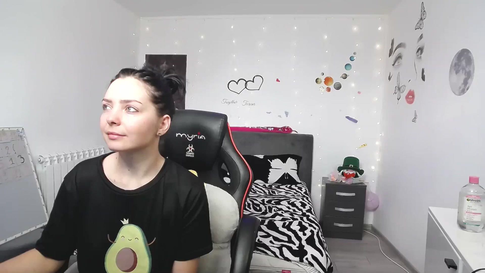 Gallery image thumbnail from YreneA's myfreecams stream on, 04/26/2025, 08:15 image 16 of 20